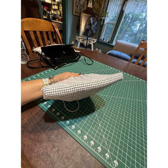 Vintage White Mesh Evening Bag  Clutch With Gold Clasp & Chain Strap - Picture 6 of 6